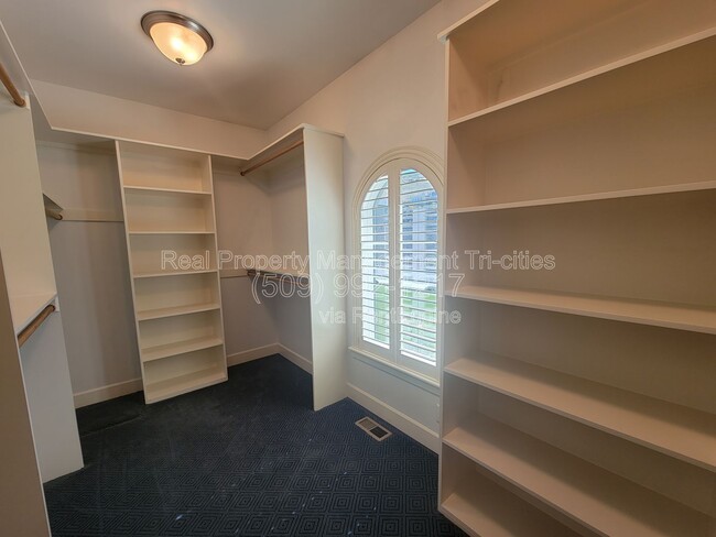 Building Photo - 1644 Naples Ln