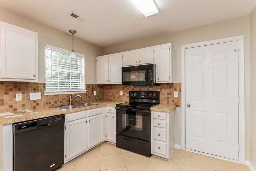 Building Photo - 3664 Stonefield St SW