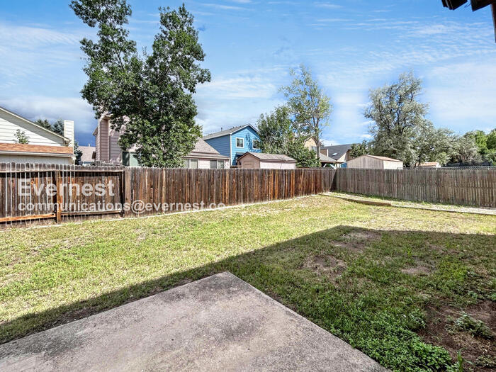Building Photo - 6659 Gambol Quail Dr E