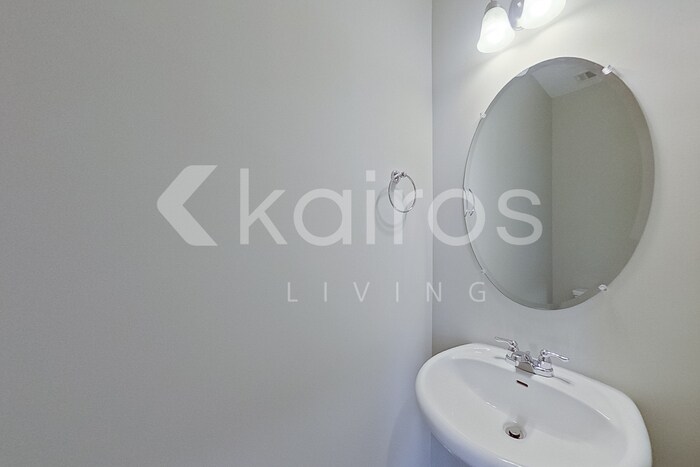 Building Photo - 895 Silent Barge Cv