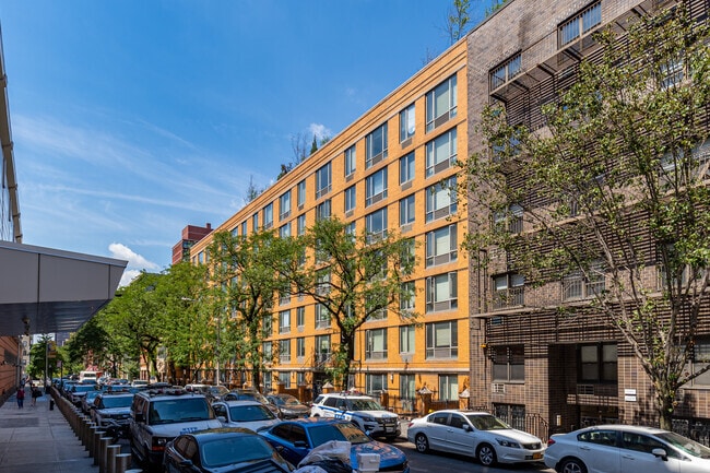 Building Photo - Beta West