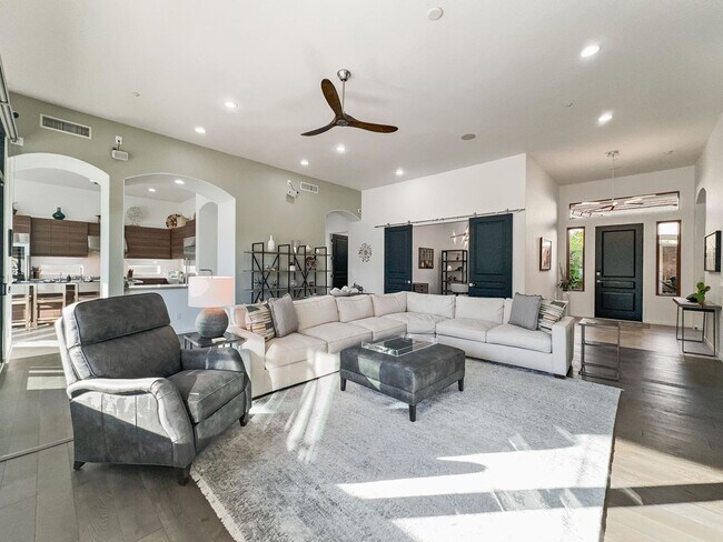 Primary Photo - 14559 E Charter Oak Dr