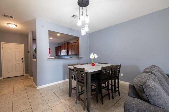 Building Photo - 10814 Spring Brook Pass Dr