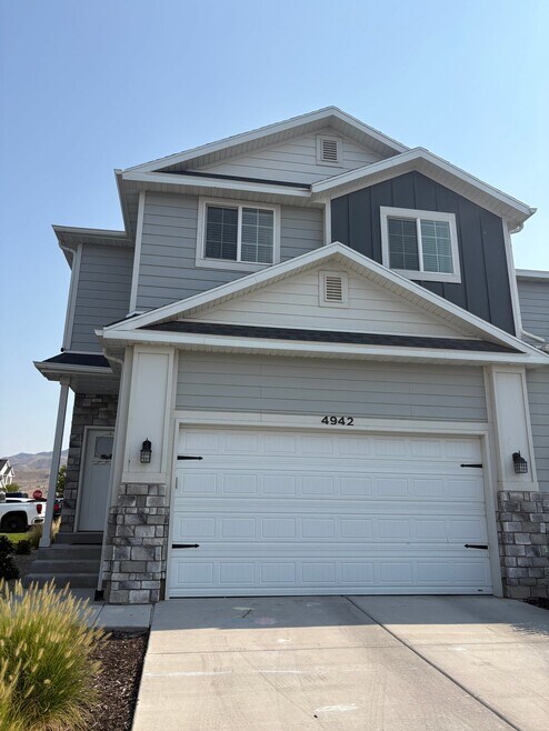 Building Photo - 4942 Breezy Patch Rd