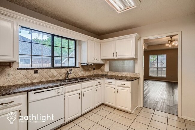 Building Photo - 4948 Wolf Creek Trail, Flower Mound, TX, 7...