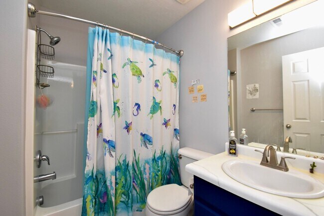 Building Photo - Great 4 Bedroom 3 Bath Home in South Jordan in Amazing HOA Community!