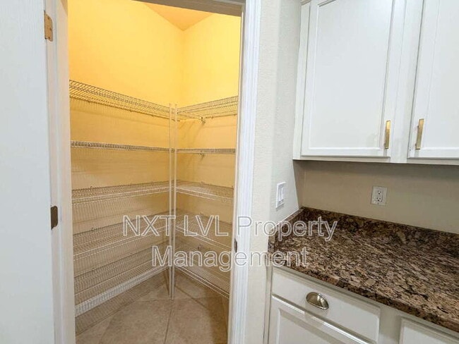 Building Photo - 9453 River Otter Dr