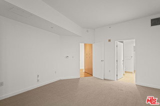 Building Photo - 13700 Marina Pointe Dr