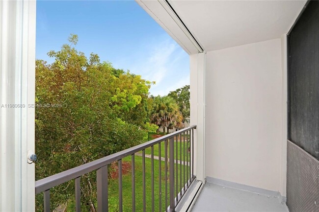 Building Photo - 8006 SW 149th Ave