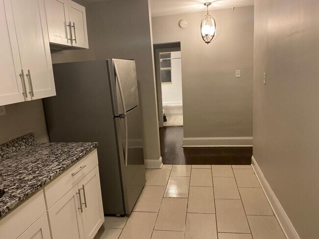 Building Photo - 2 bedroom in Chicago IL 60620