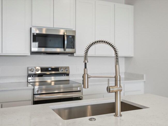 Building Photo - 6153 N Ceylon St