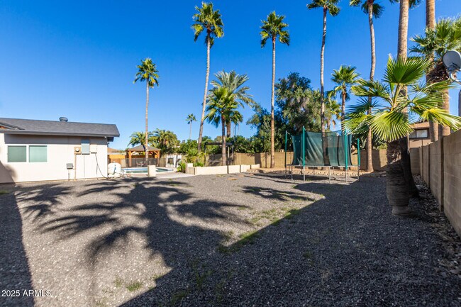 Building Photo - 5129 E Presidio Rd