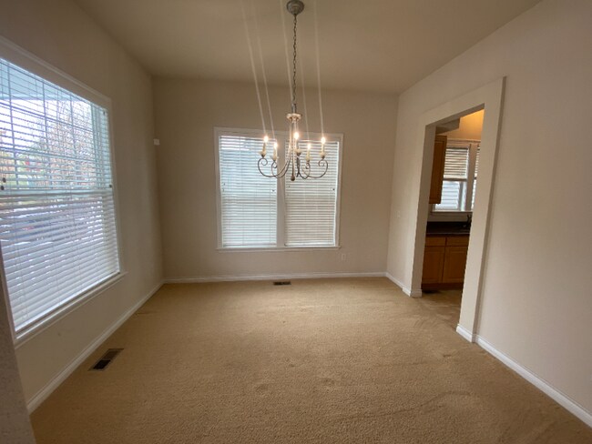 Building Photo - Available September! Beautiful and Spacious Home in Central Park!