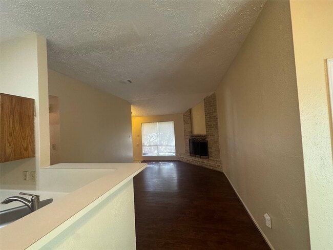 Building Photo - 20507 Broughwood Cir