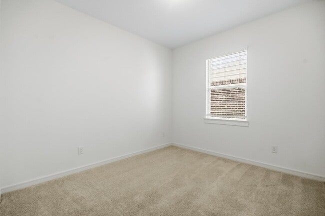 Building Photo - 8427 Bay Rdg Cir
