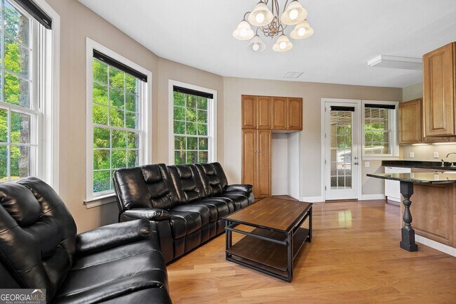 Building Photo - 11140 W Rd