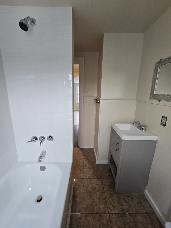 Building Photo - 2704 Pratt St