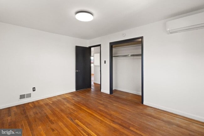 Building Photo - 2444 S Culpeper St