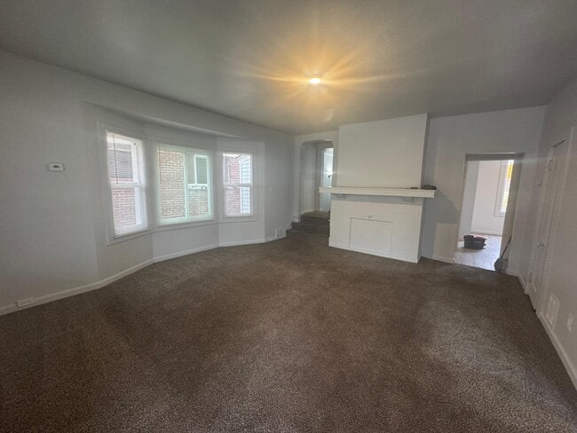 Building Photo - 149 Farrand Park