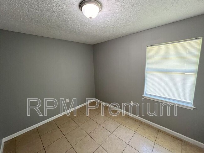 Building Photo - 5149 Baker Blvd