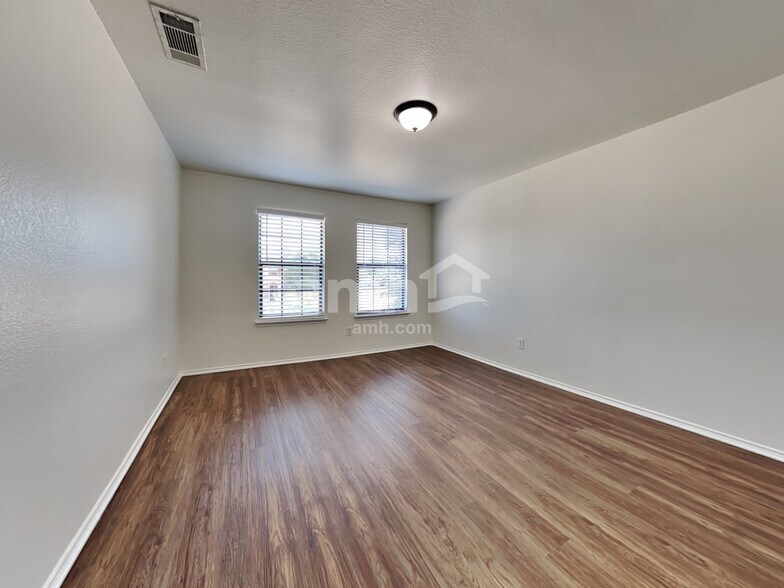 Building Photo - 4301 Summer Star Ln