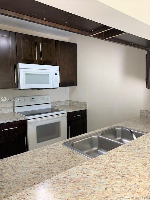 Building Photo - 5130 Elmhurst Rd