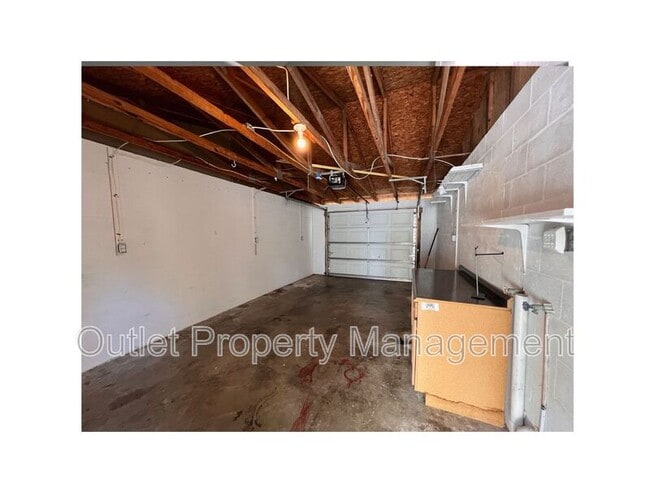 Building Photo - 430 S Hill Ave