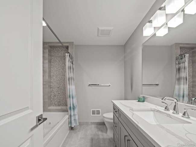 Building Photo - 3511 Lakecrest Dr