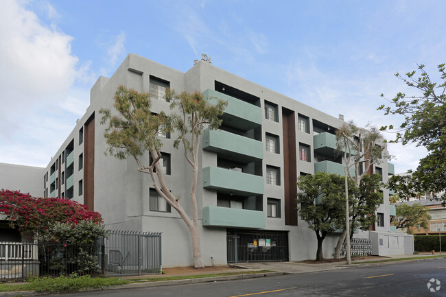 Building Photo - Hollywood Terrace Apartments