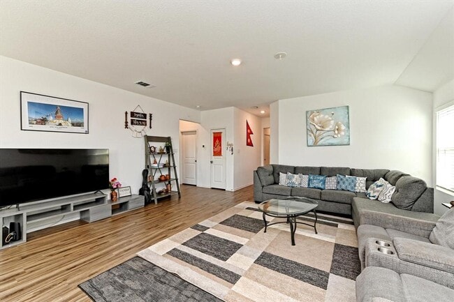 Building Photo - 6508 Strelitzia Cove