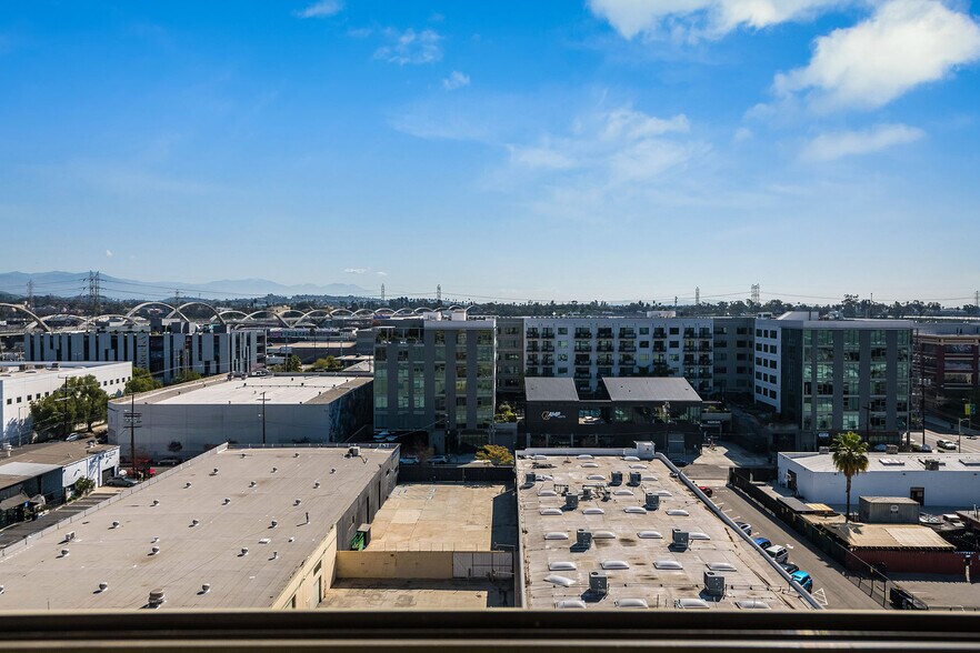 Building Photo - 1850 E Industrial St