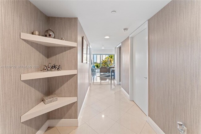 Building Photo - 16500 Collins Ave