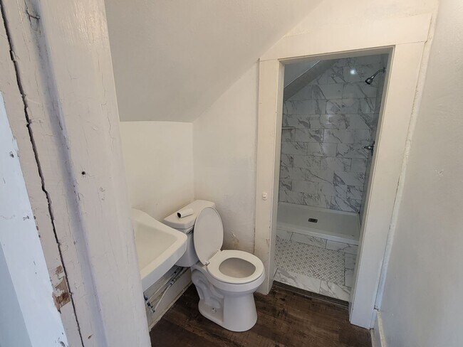 Building Photo - 1923 S Izard St