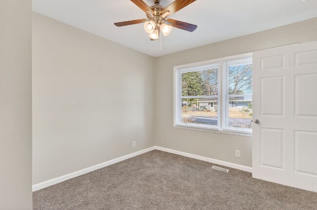 Building Photo - Spacious 5-Bedroom Retreat with 2.5 Baths in Saint Pauls – Your Dream Home Awaits!