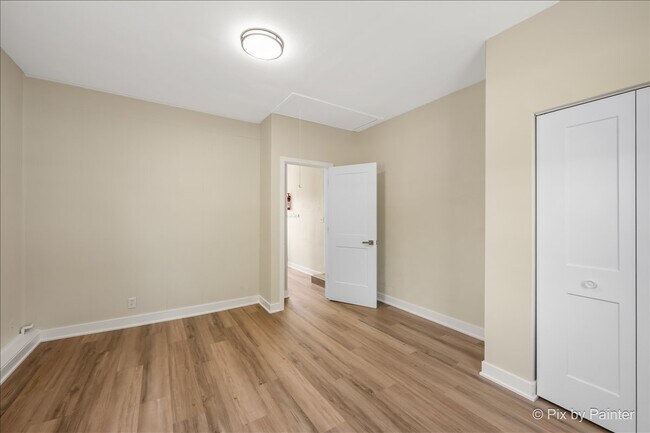Building Photo - 355 Hilltop Dr