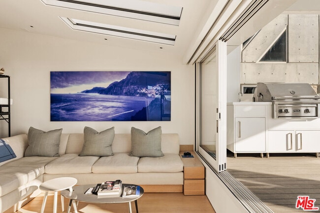 Building Photo - 1267 Palisades Beach Rd