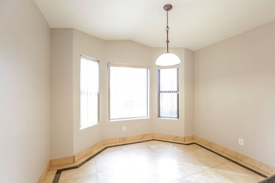 Building Photo - 17811 N 41st Pl