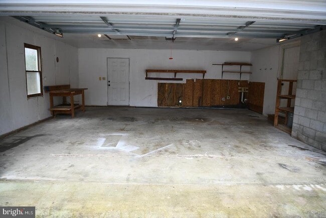 Building Photo - 20503 Chestnut Ridge Dr