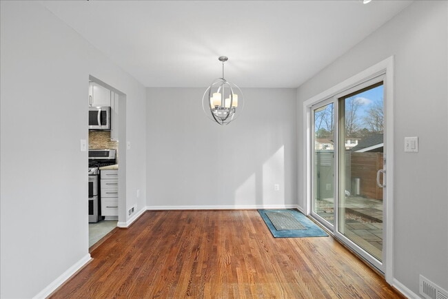 Building Photo - "Spacious 5-Bed split level Gem with Finished Basement & Fireplace on Brompton St, West Springfie...