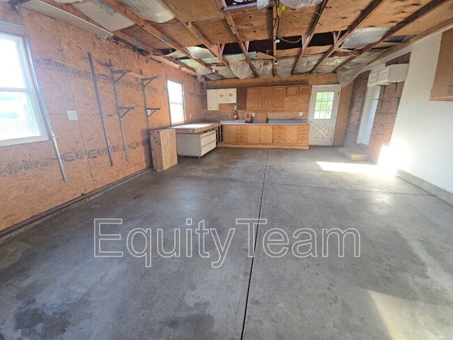 Building Photo - 3517 Mary Ann Dr