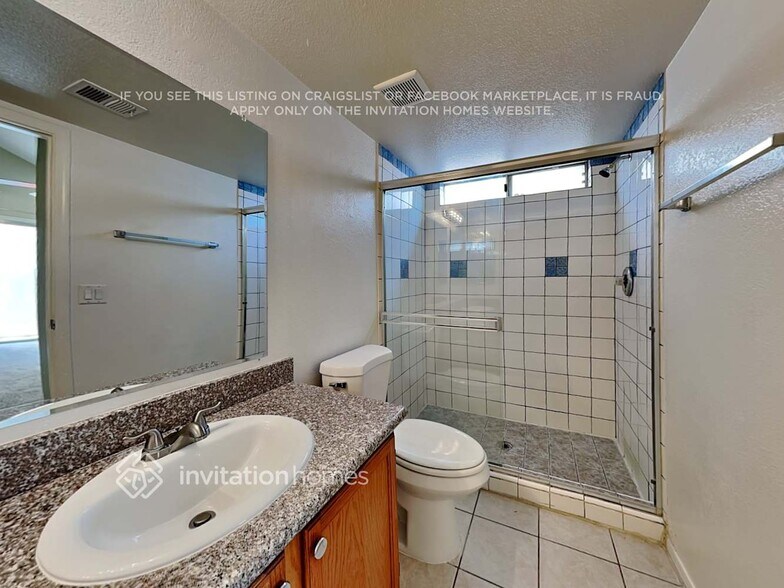 Building Photo - 8849 W Fairmount Ave