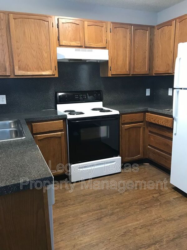 Building Photo - 1409 Courtney Pl