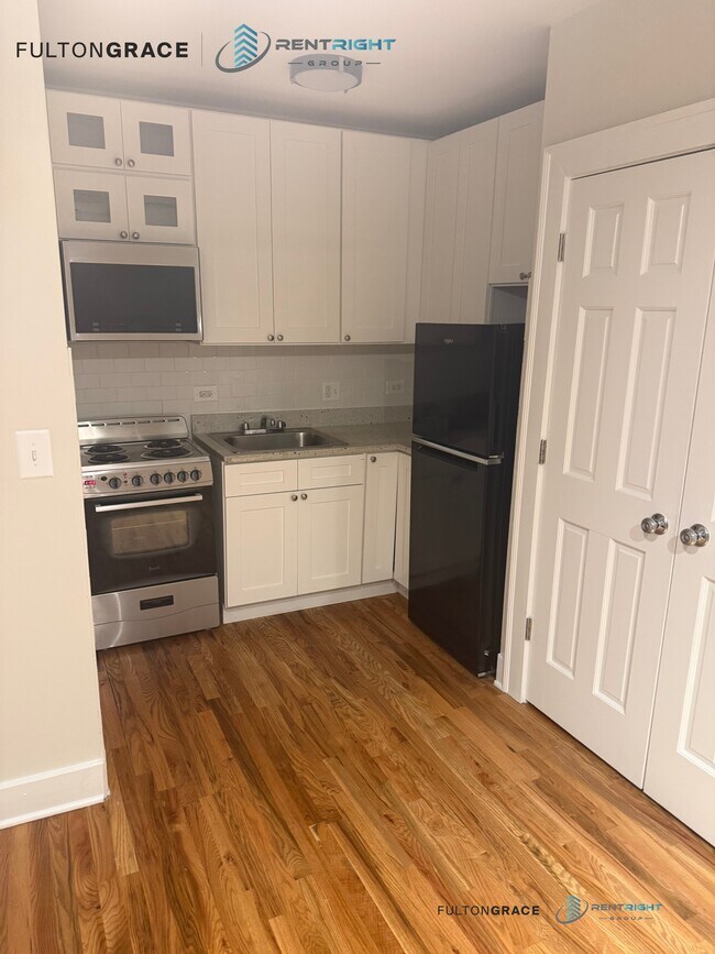 Building Photo - 4526 N Sheridan Rd