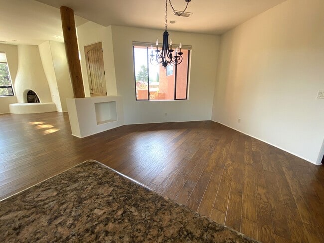 Building Photo - HOUSE - VILLAGE OF OAK CREEK