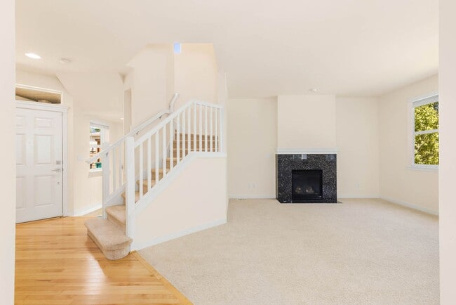 Building Photo - 516 Lingering Pine Dr NW