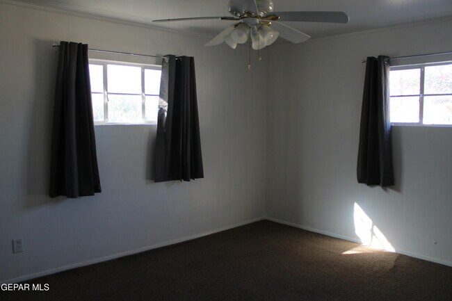 Building Photo - 1405 Clausen Dr