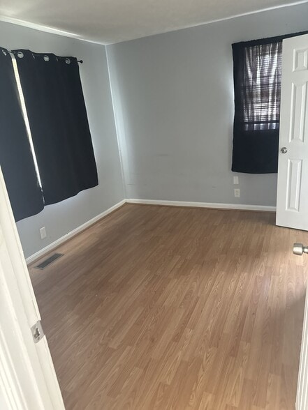 Building Photo - 128B Batey Cir