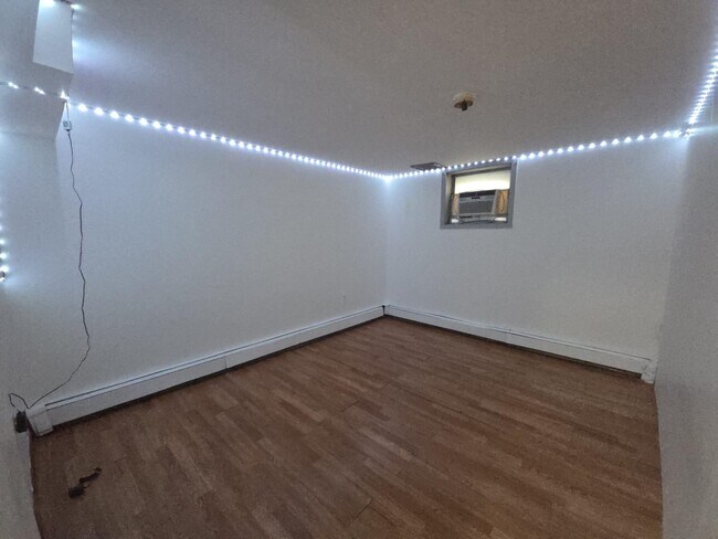 Building Photo - 1410 45th St