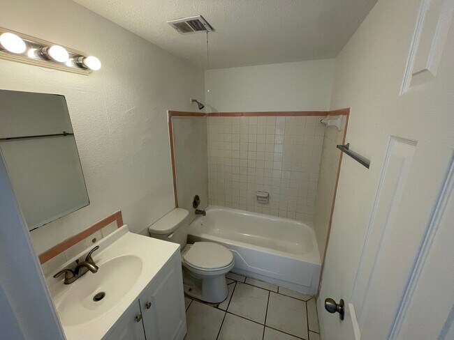 Building Photo - 5321 Avery Rd