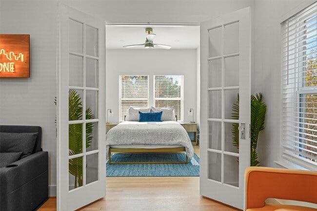 Building Photo - 808 Sul Ross St